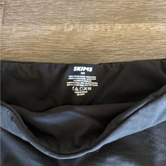 Skims Fits Everybody Onyx Bandeau - Picture 5 of 6